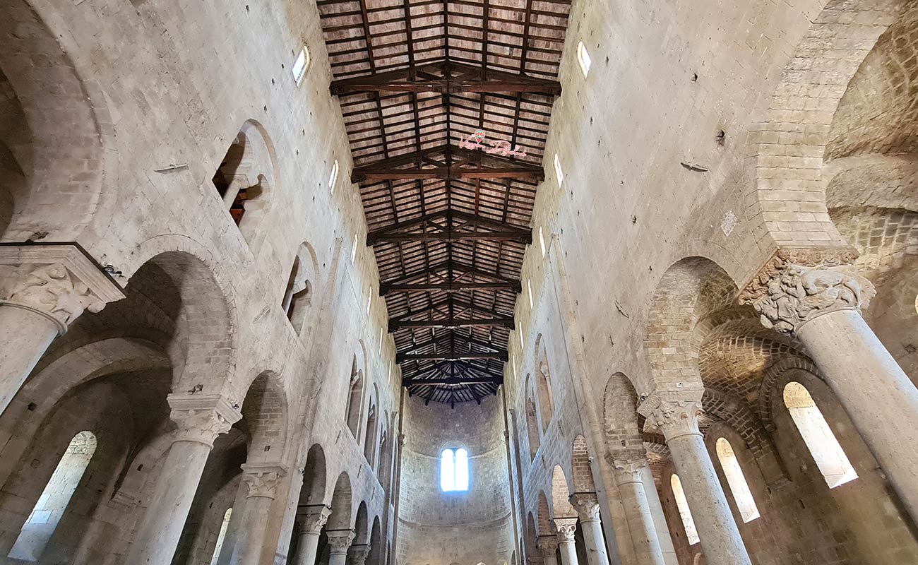 Interno Abbazia di Sant'Antimo